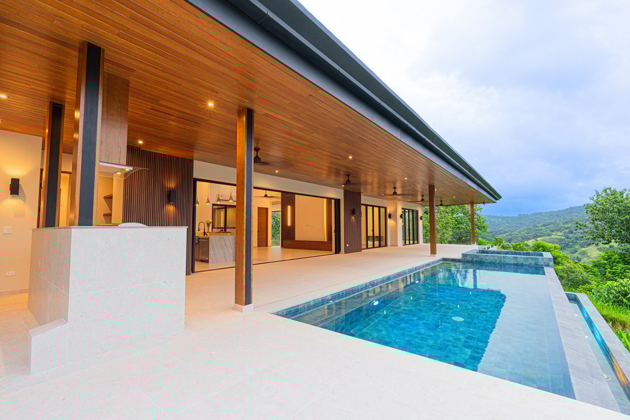 3 Bedroom Luxury Modern Tropical Home in Dominical