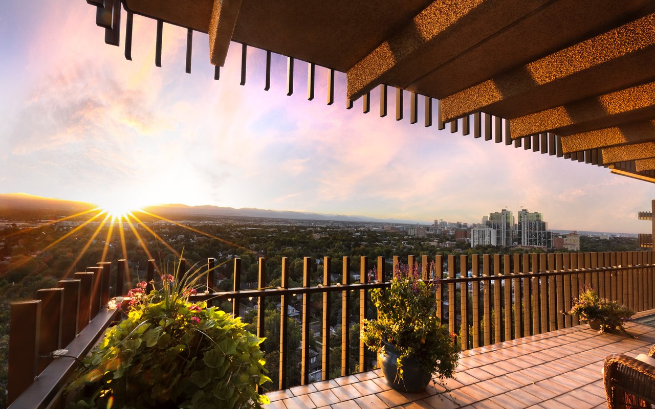 460 S Marion Parkway, 2000