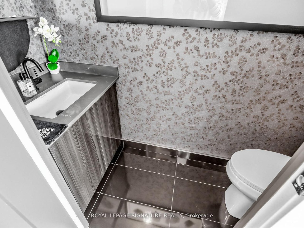 J. DAVIS HOUSE PENTHOUSE 