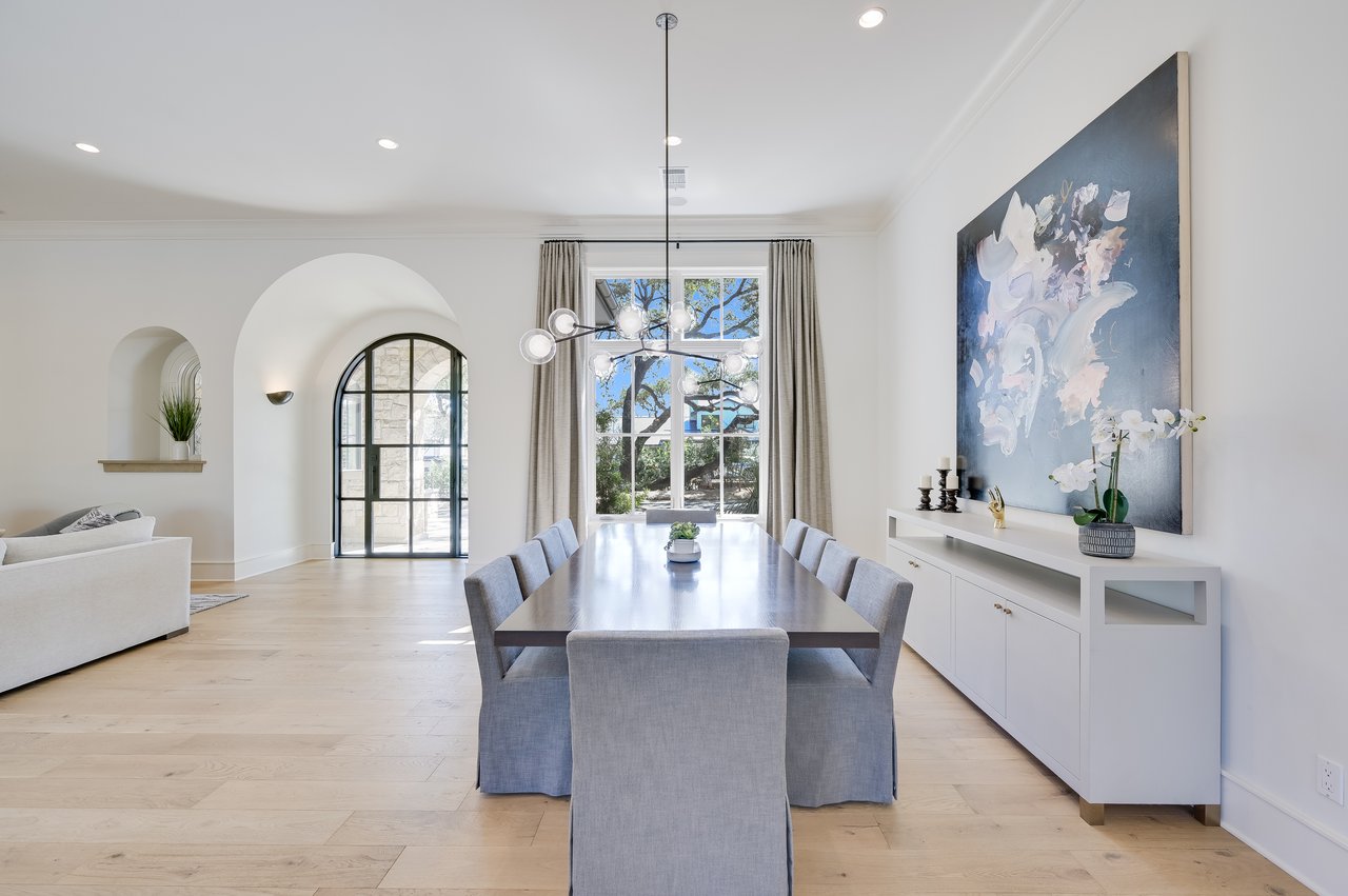 4907 Rollingwood Drive