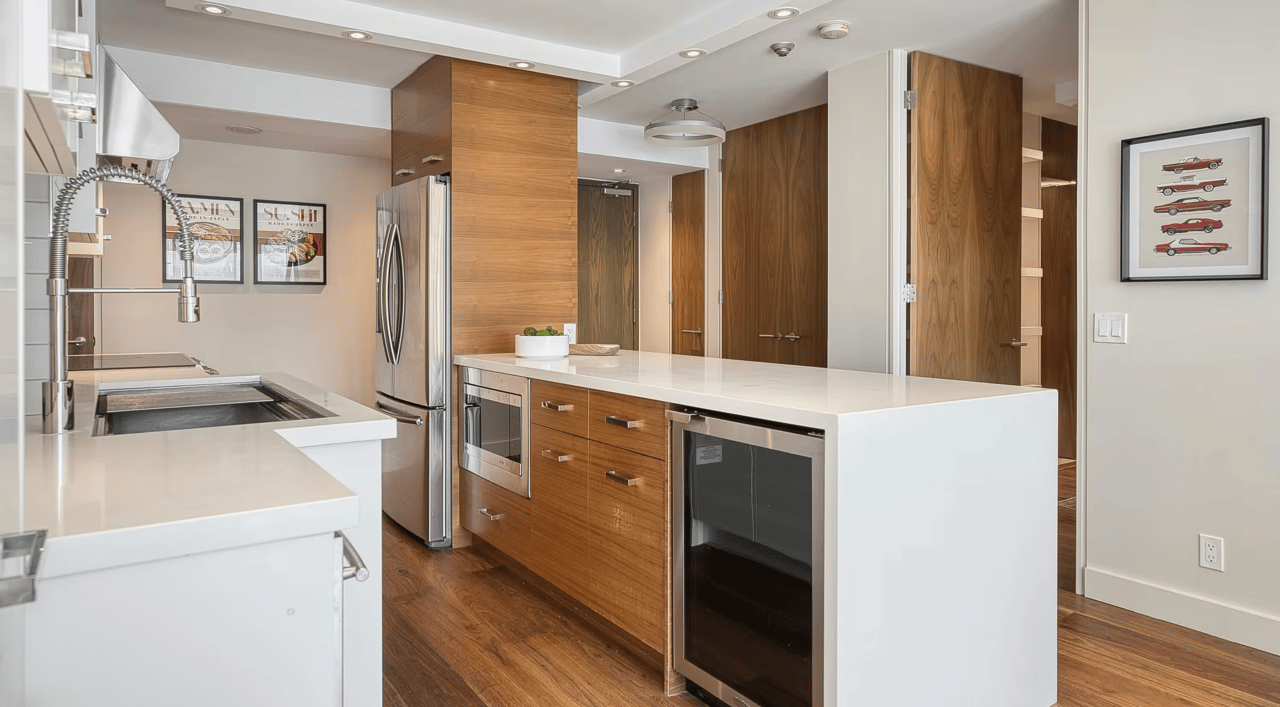 50 Lombard St #2104