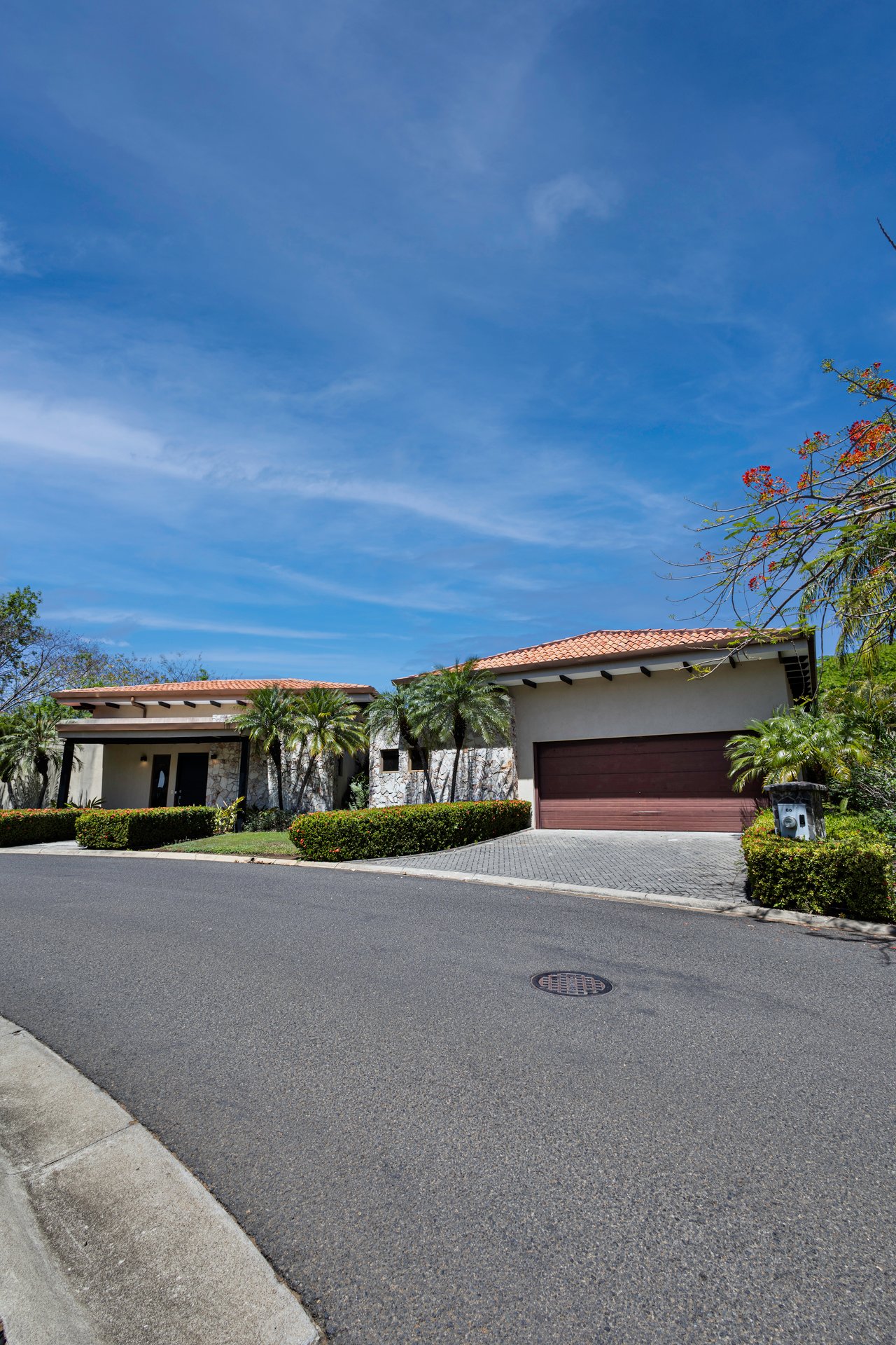 Gorgeous 5 Bedroom Home With Beach Club and Upscale Amenities