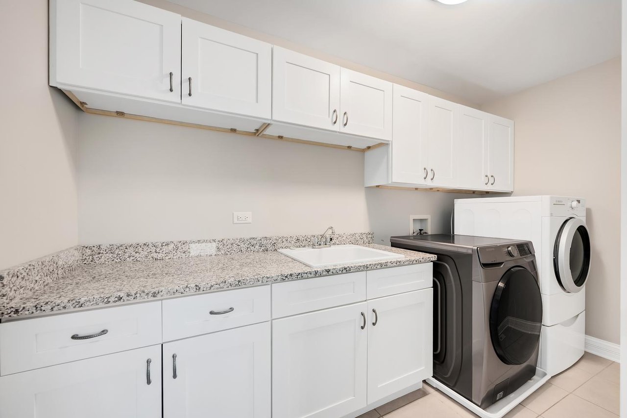 1N345 Blue Ridge Ct, Wheaton IL – Luxury Home on Private Cul-de-Sac Lot