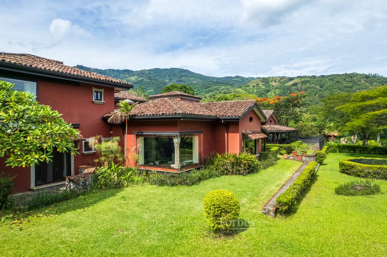 19759 - Architectural Hacienda Style Luxury Villa inTranquil Natural Oasis