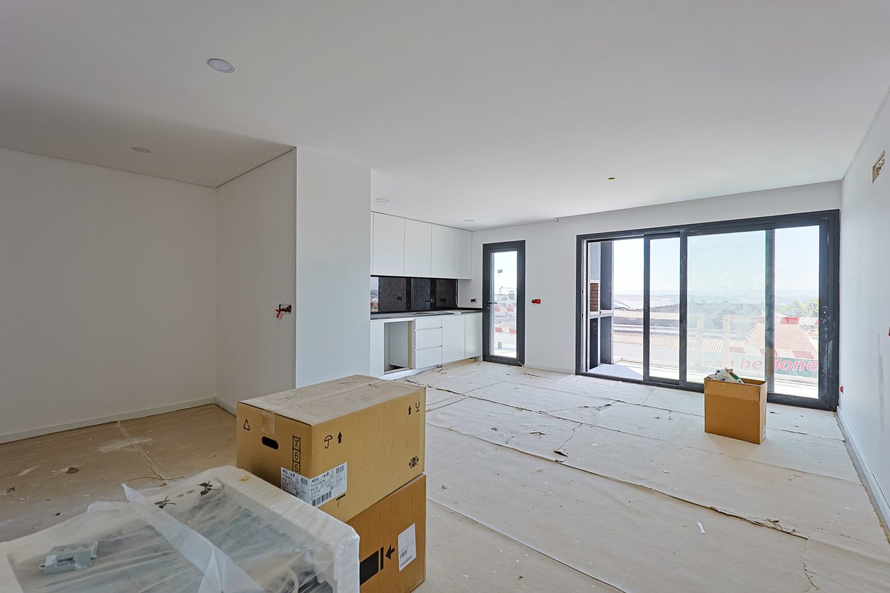 Modern 3-Bedroom with balcony in Tranquil Torres Novas