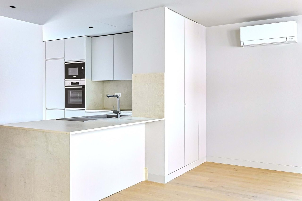 Stylish 2-Bedroom Apartment in the Heart of Lisbon with Exceptional Amenities