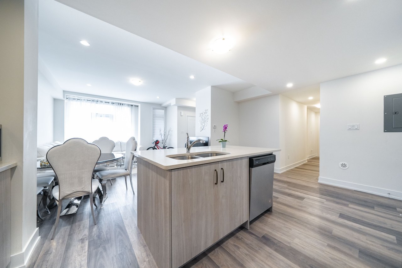 6 Sayers Lane, 10