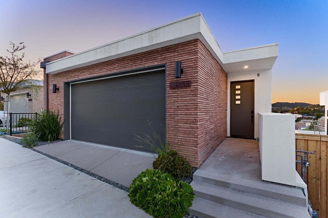 1653 Bruce Court