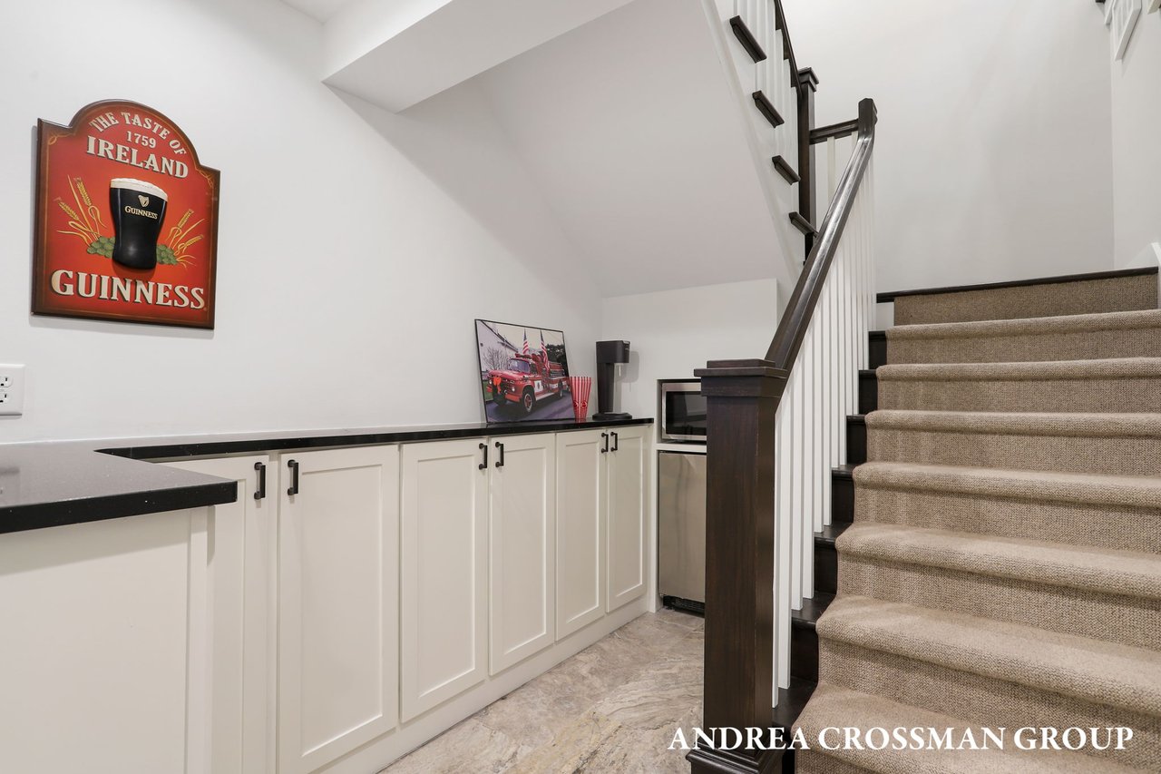 9565 Whispering Sands Dr