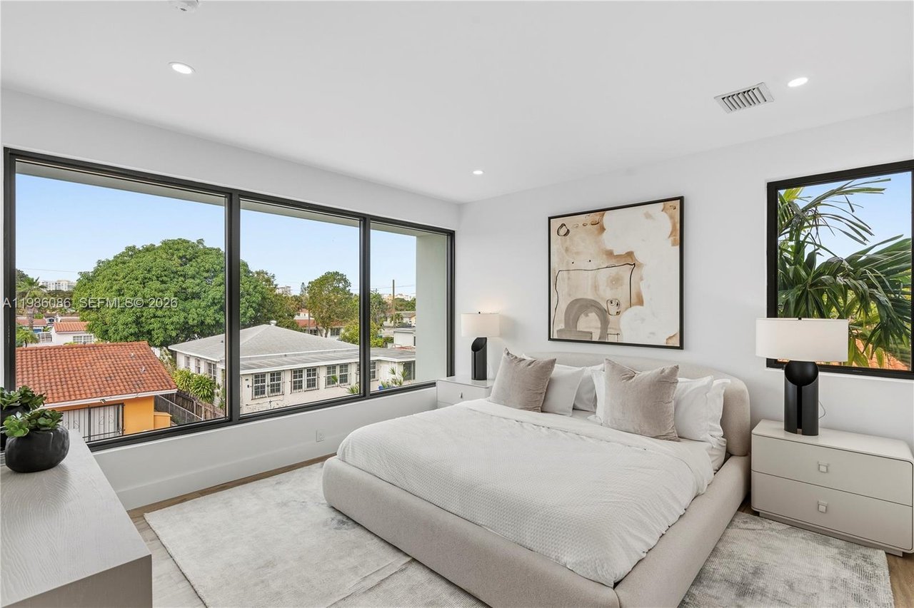 2730-sw-31-avenue-miami-fl-pool-home-sold-bedroom