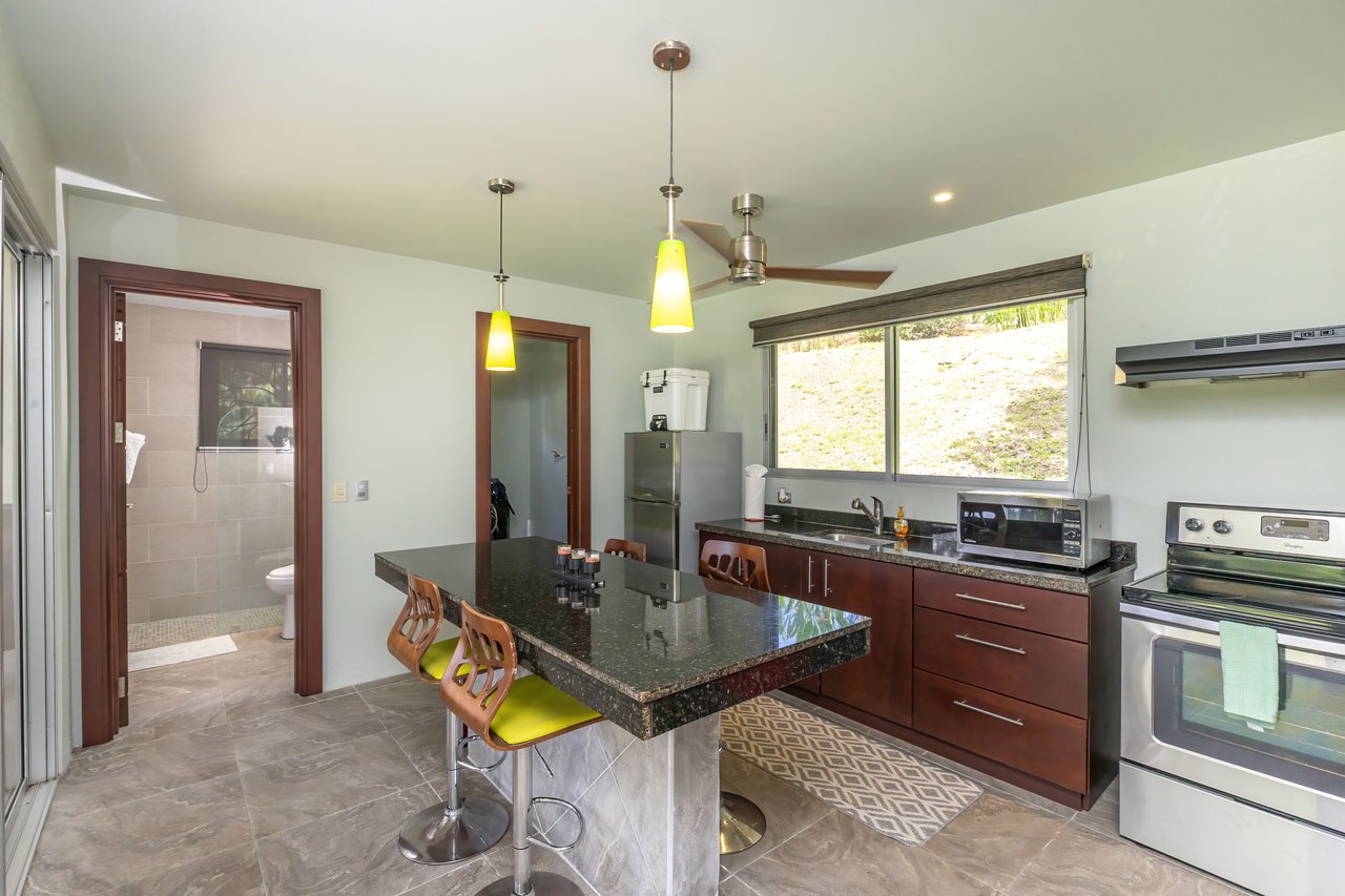 Casa Del Lago With Guest Apartment 