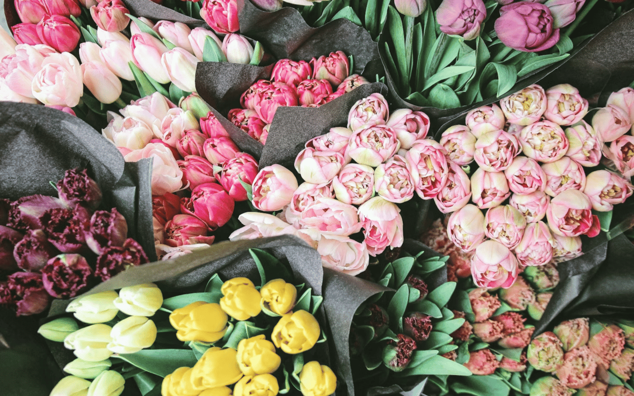 Best Local Shops for Valentine's Gifts in Aledo