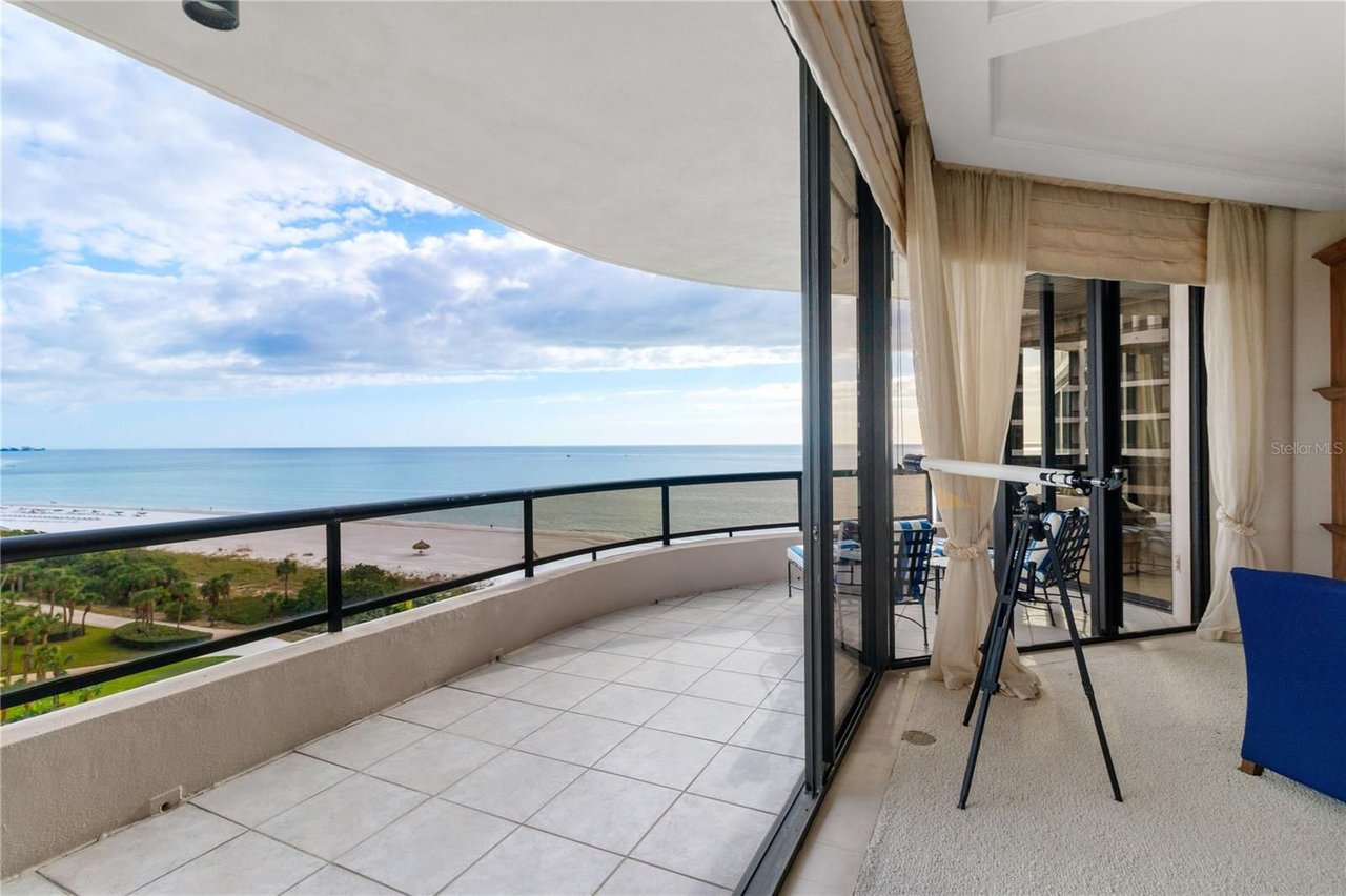 435 L Ambiance Dr #H702