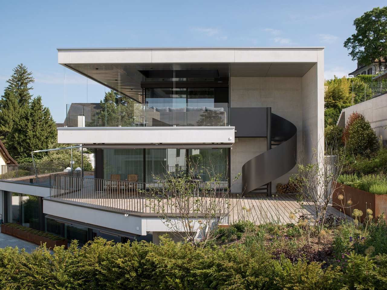 Luxury Living at Lake Zurich in Switzerland