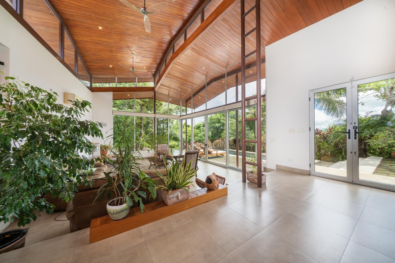 Casa Gracia | Luxury Jungle Retreat with Infinity Pool in Rancho Villareal, Tamarindo