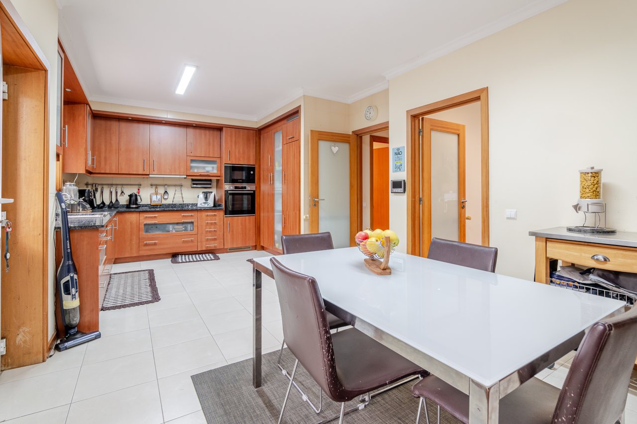 Four-bedroom Villa in Porto