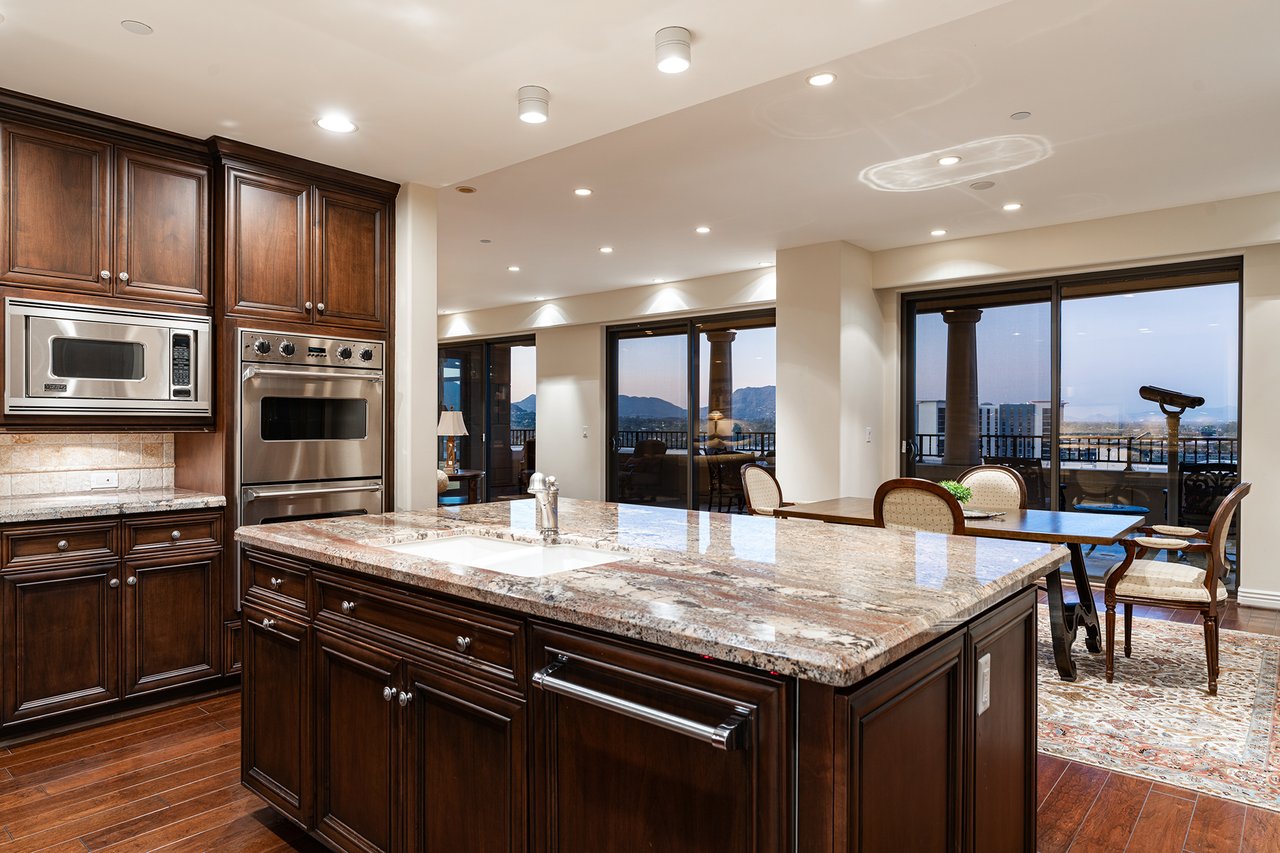 7181 E Camelback Road 1202