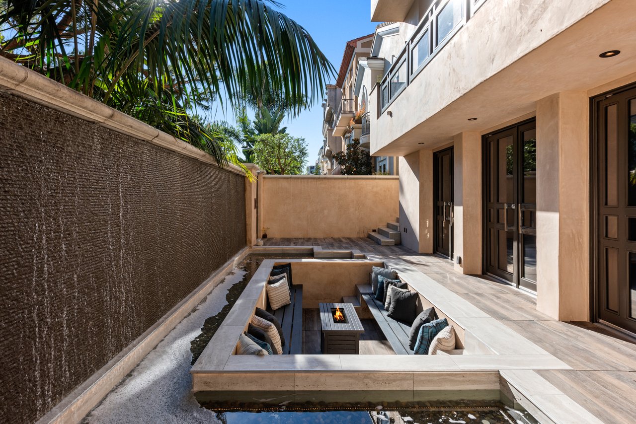 145 Channel Pointe Mall