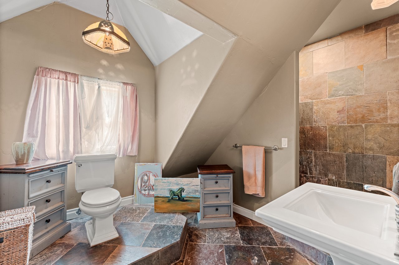 39455 Avenida La Cresta