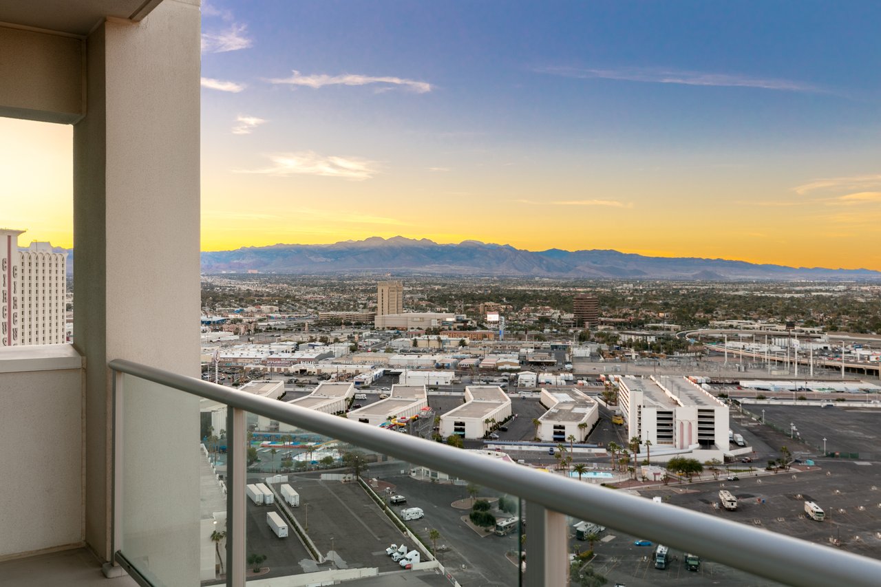 2700 Las Vegas Boulevard 2303