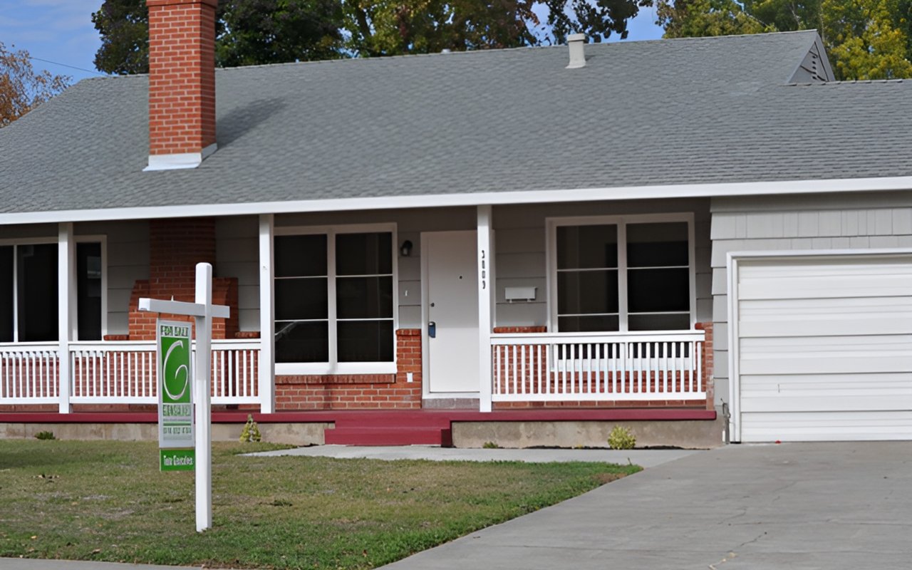 Home for Sale in Del Paso Manor! 3809 Kings Way Sacramento, CA 95821