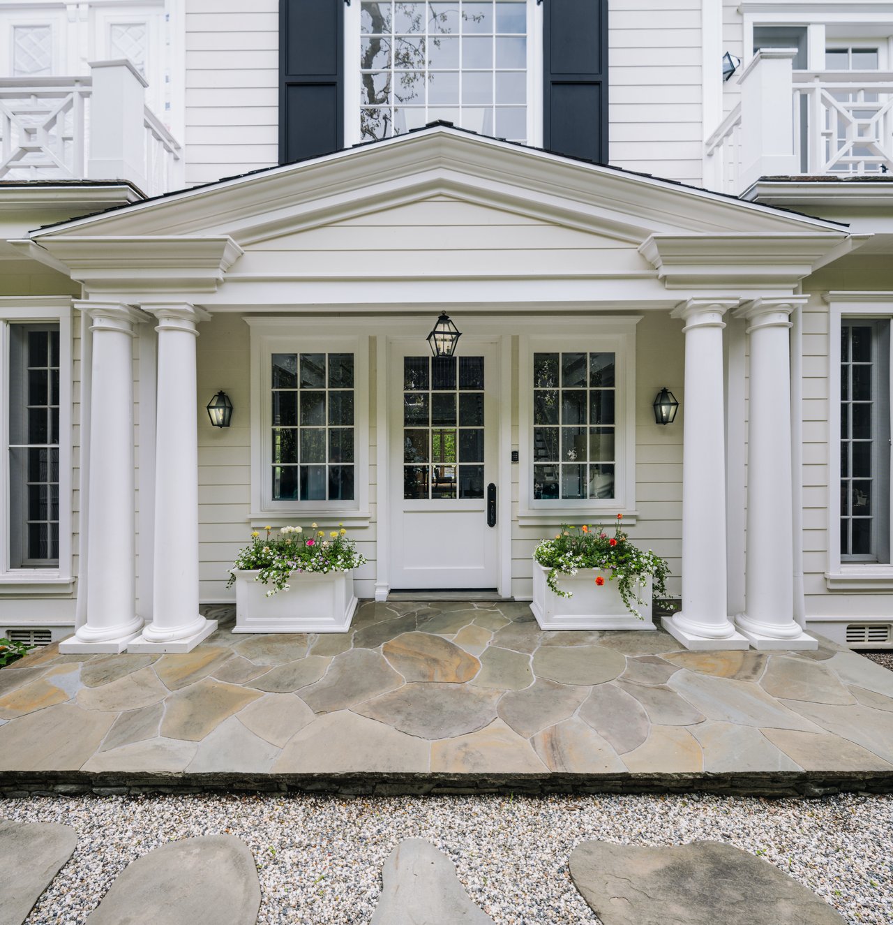 2435 Mandeville Canyon Rd 