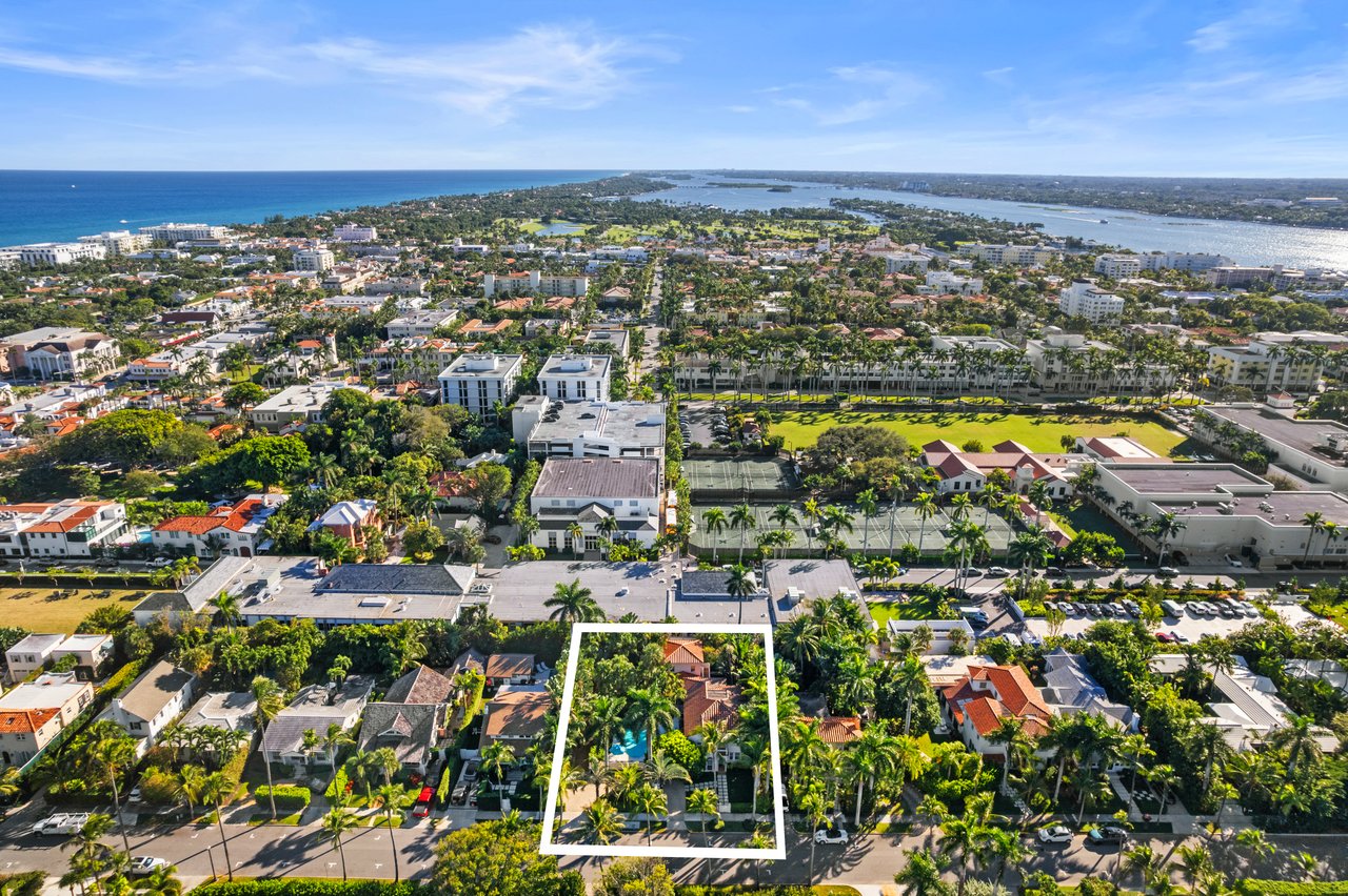 Double Lot Charmer In Town