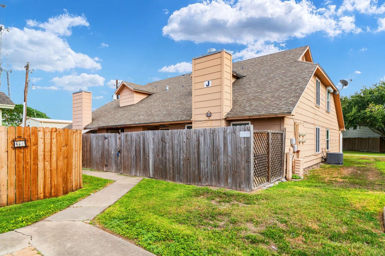 Two story townhome for sale at 7202 Mansions Dr in South Fork Townhomes, Corpus Christi, TX 78414