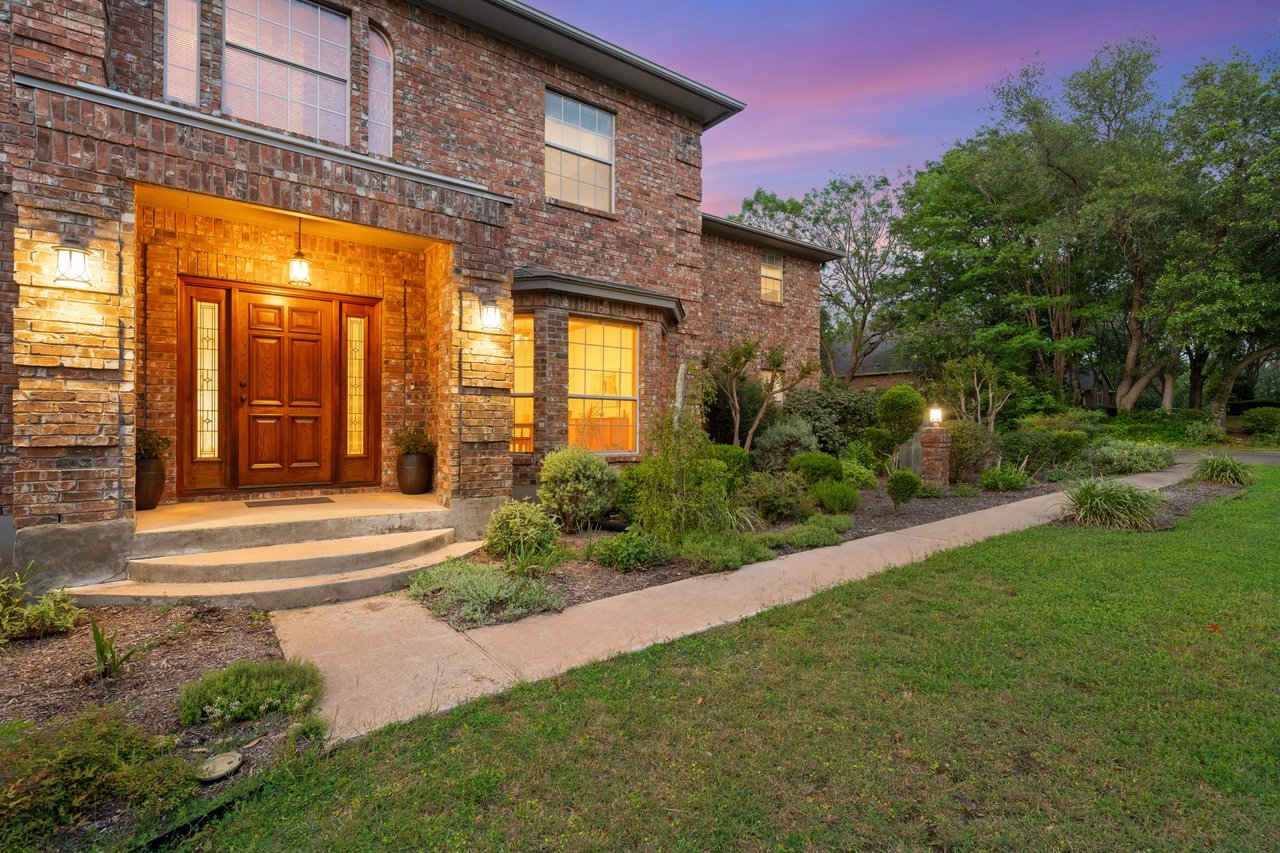 Tucked Away in West Lake Hills