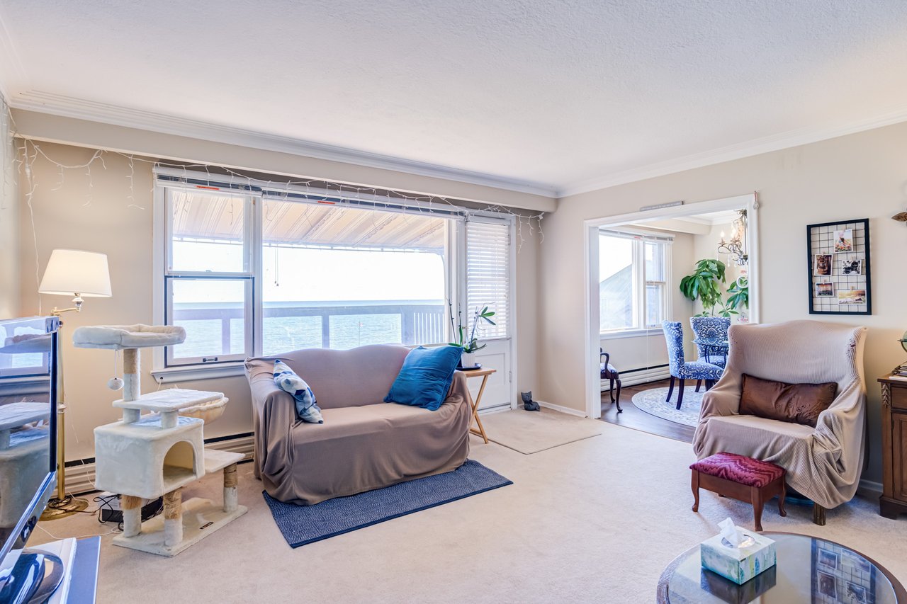 407 Lake Promenade
