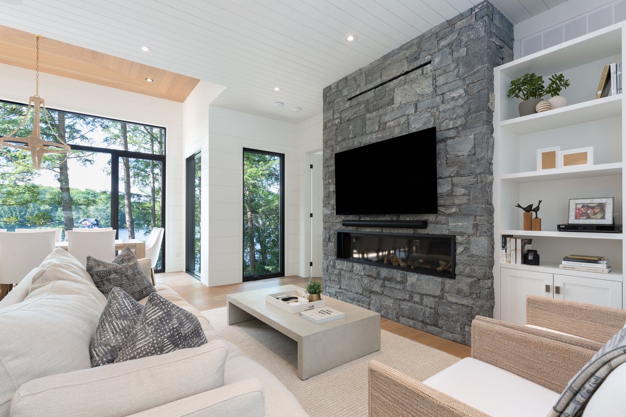 KINGSETT ROAD, Lake Rosseau