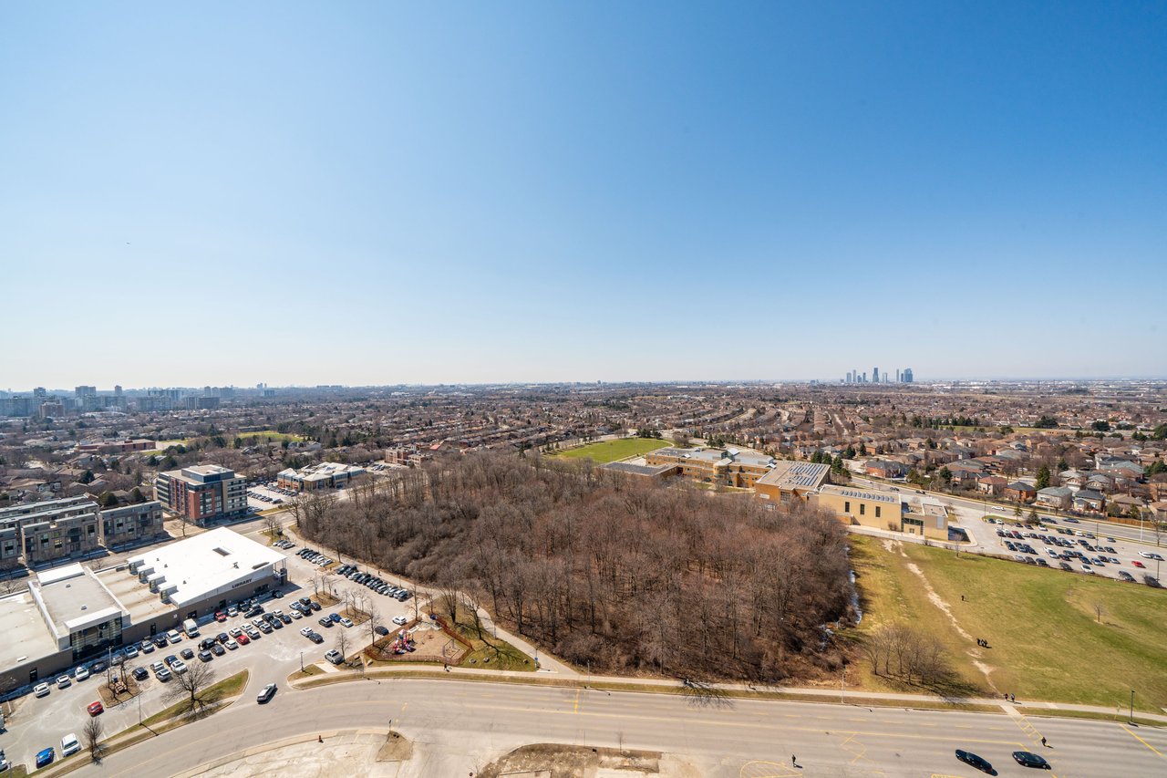 30 Upper Mall Way, A2205