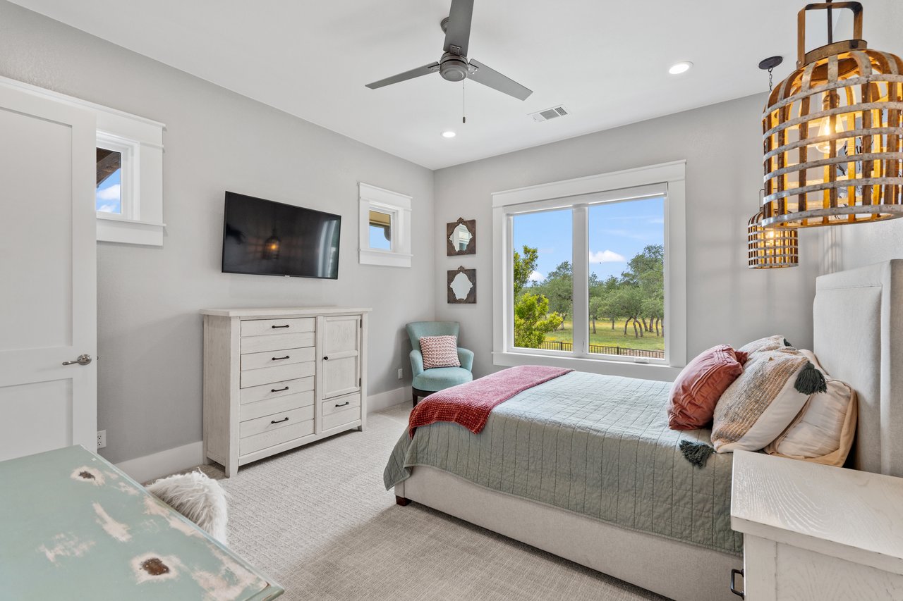 1457 Avenida High View