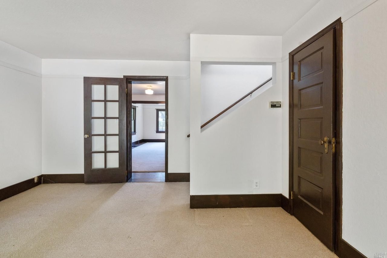 1132 Sir Francis Drake Blvd