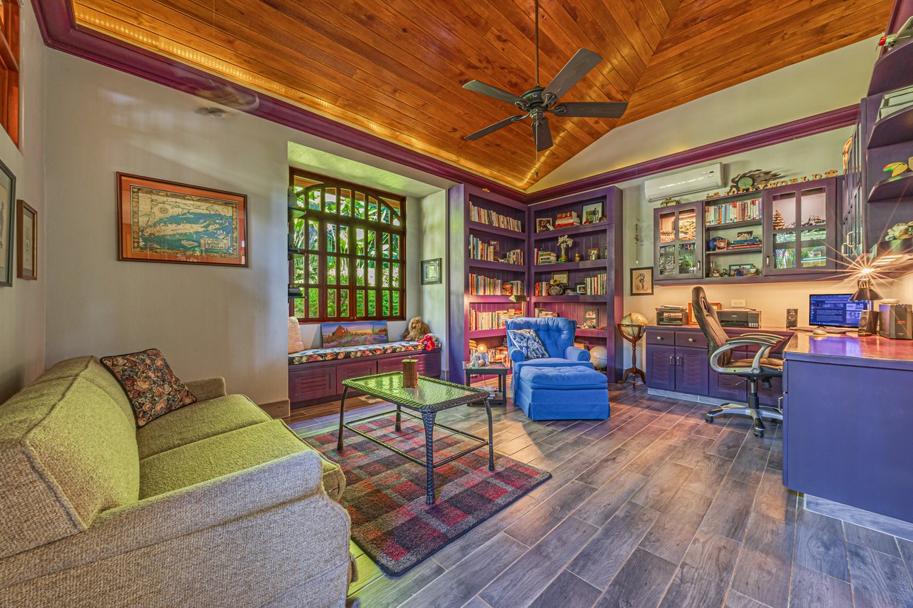 Costa Verde Estates Oceanview Home with Guest House