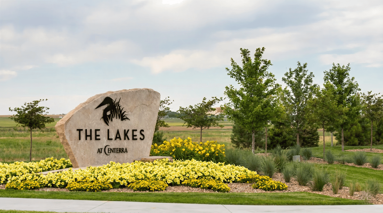 entrance of the lakes at centerra