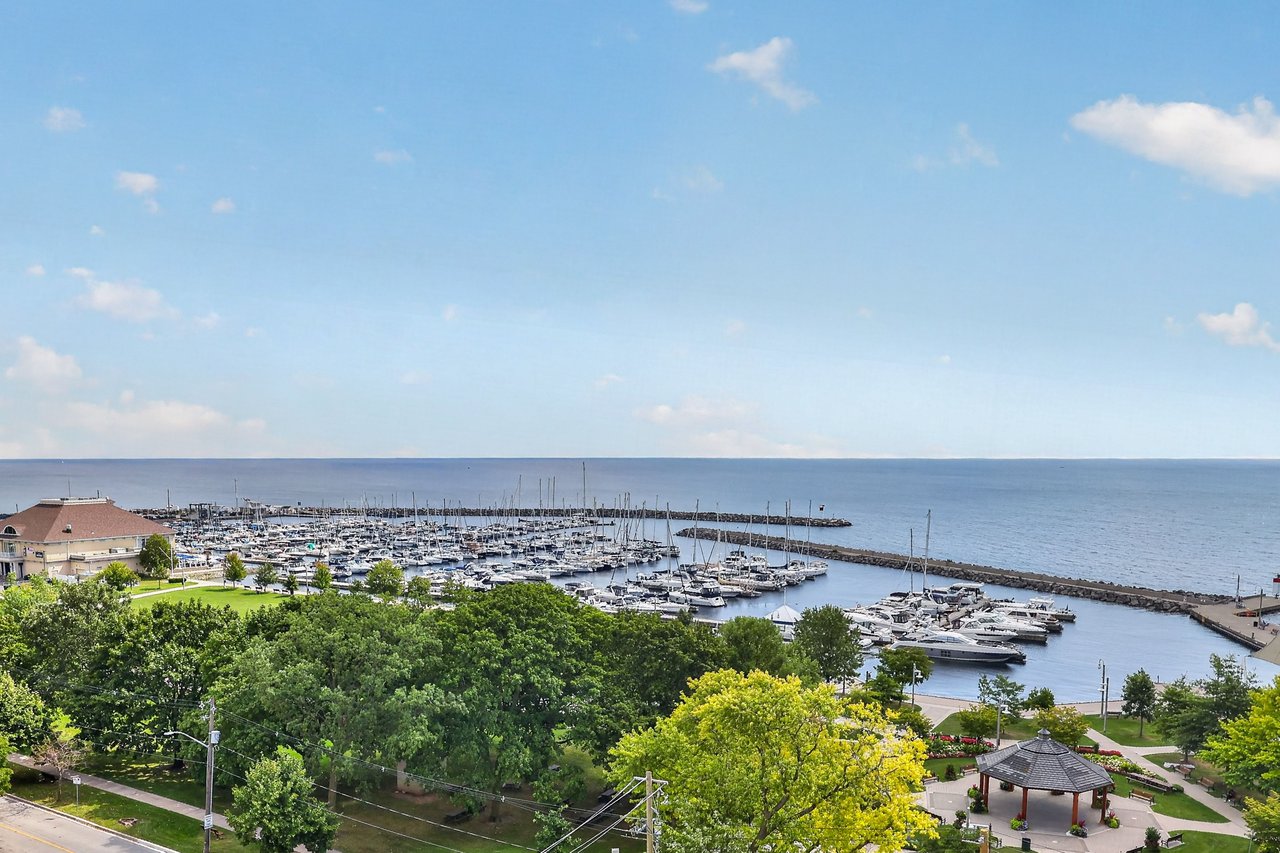 808-11 Bronte Road, Oakville