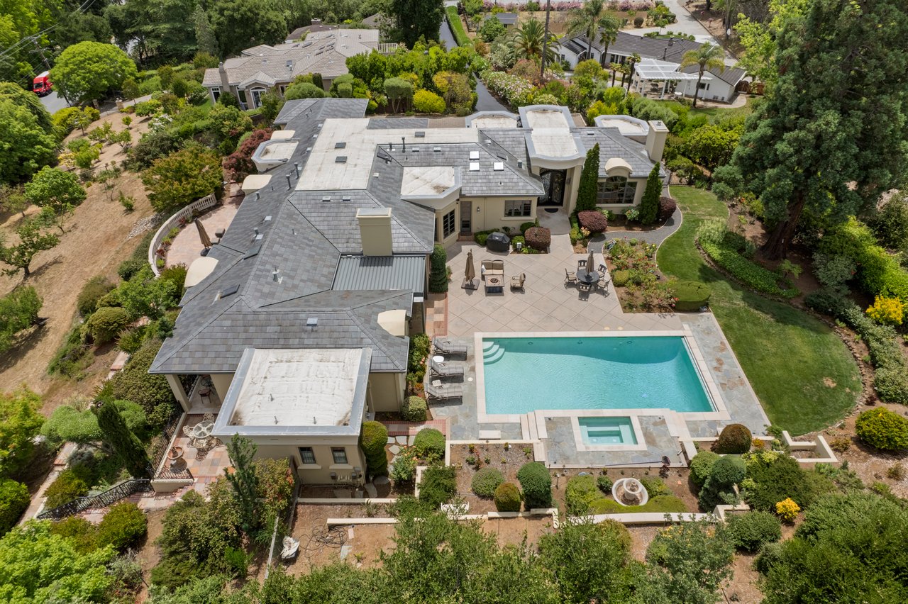12445 Hilltop DR