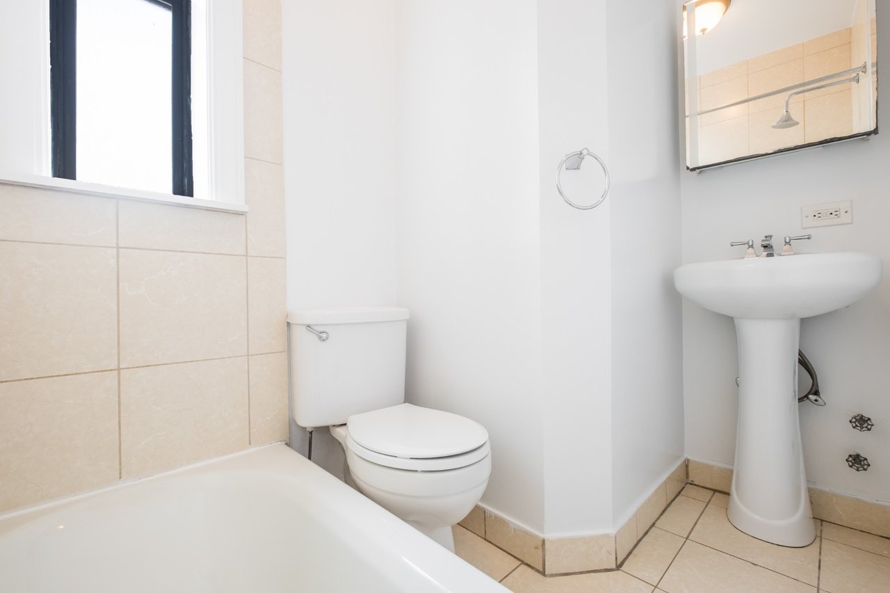 345 East 12th Street Unit: 15