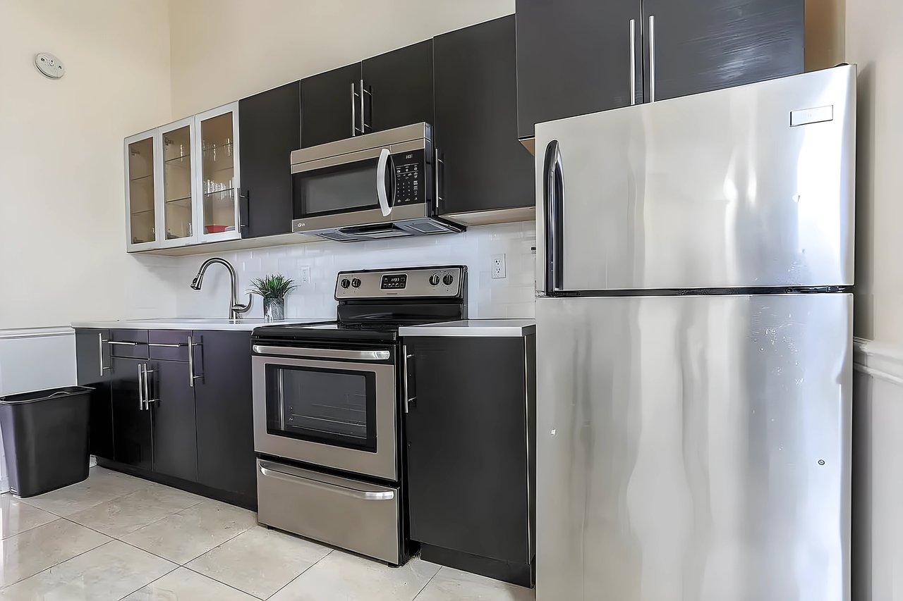 438 Wilson Ave 2L