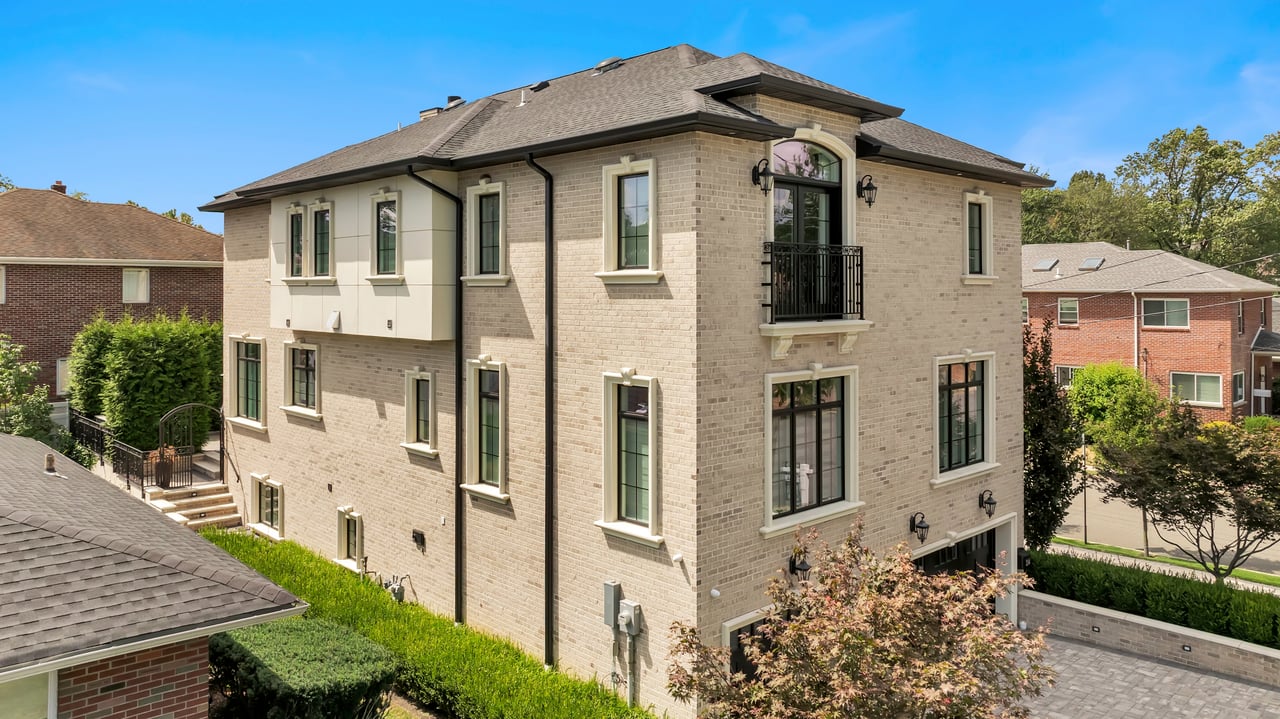 214 Forest Road