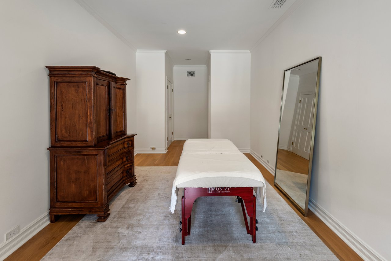 722 N Rexford Dr, Beverly Hills