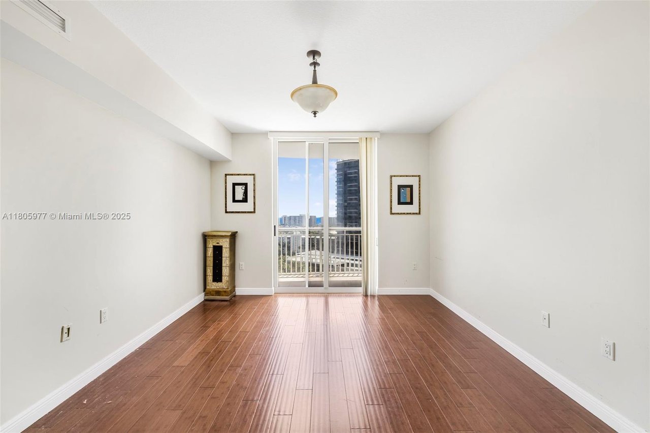 Duo Condominium East, Unit 1604E