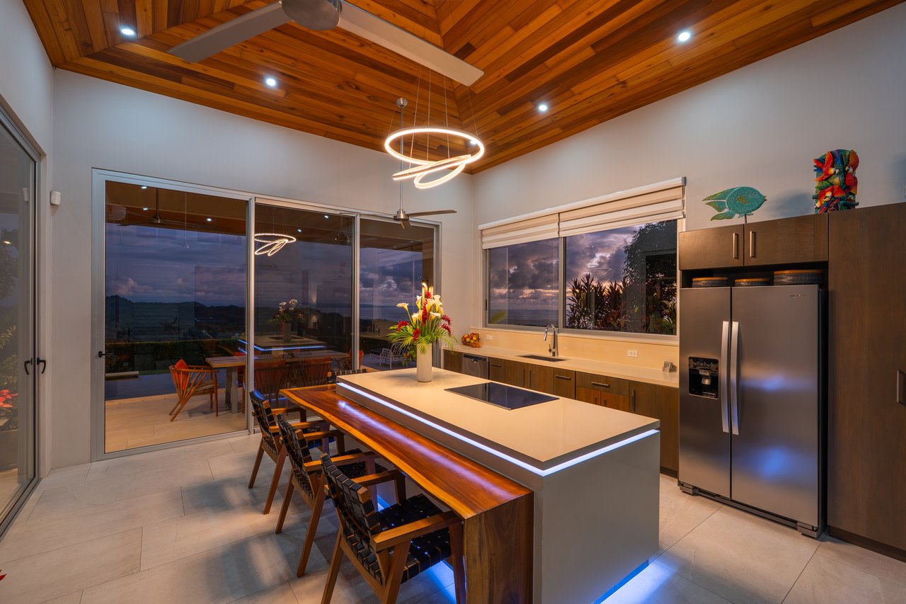 Blue Horizon – luxury ocean-view home in Ojochal, Costa Rica