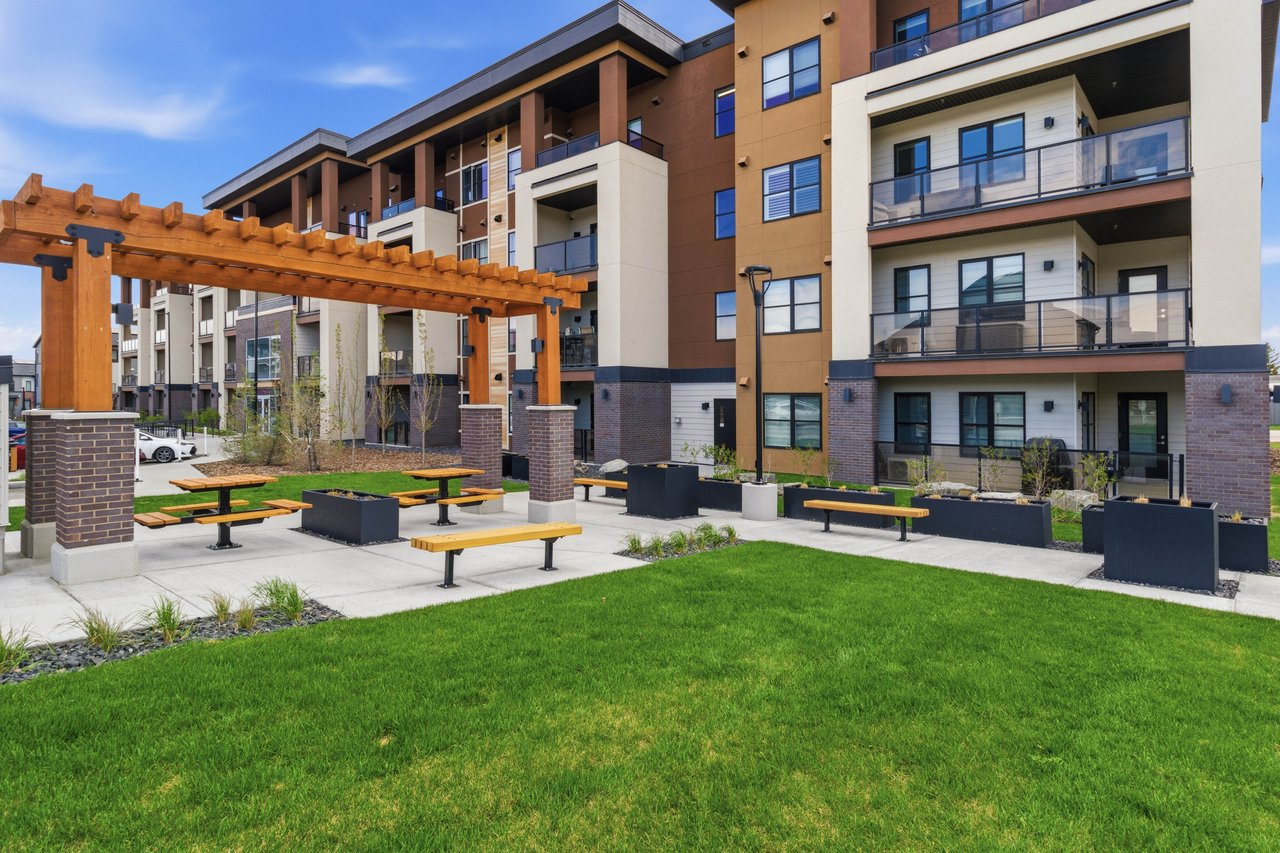 81 Arbour Lake View NW Unit: 1306
