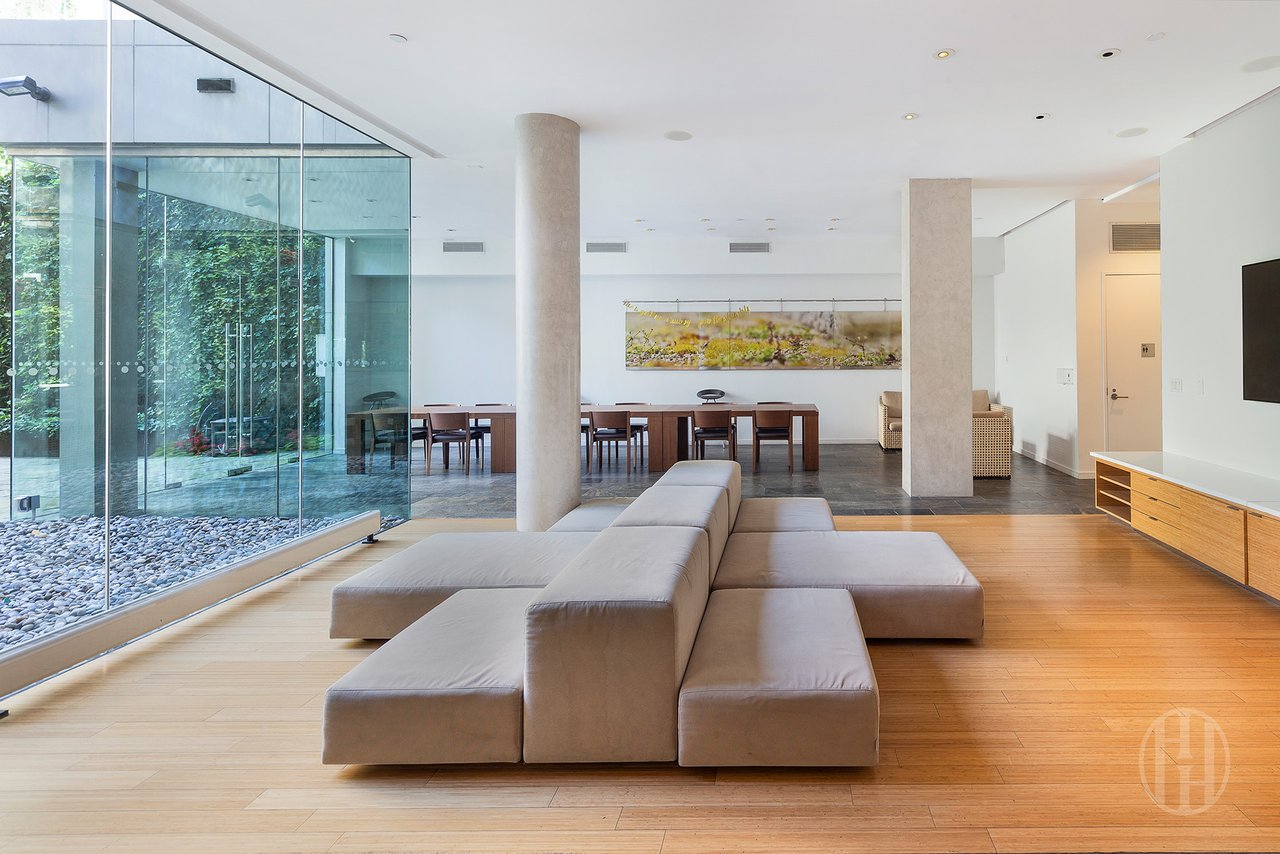 303 E 33rd Street 2-L