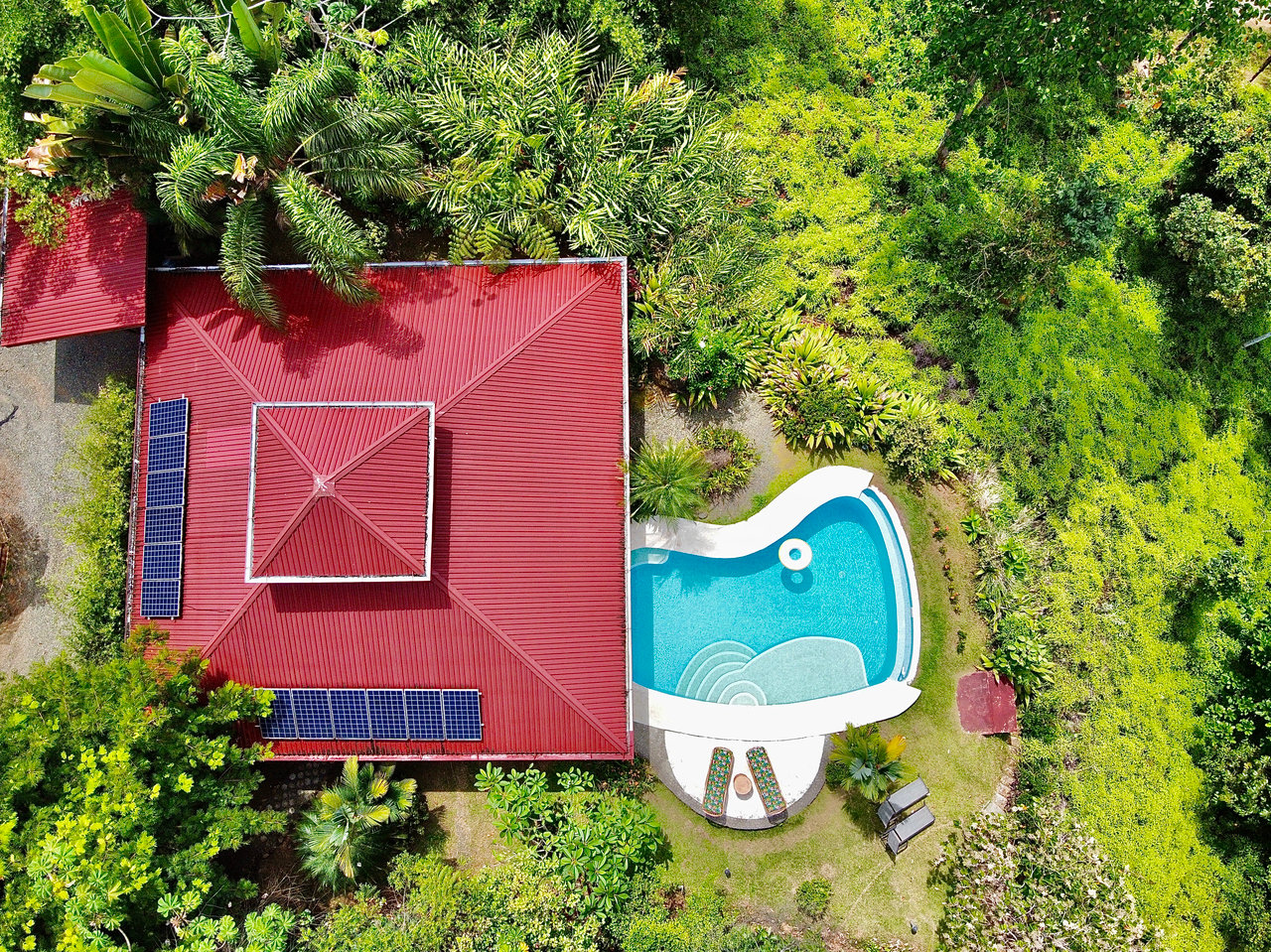 Charming 2-Bedroom Villa on 5 Acres with Creek Access and Income Potential