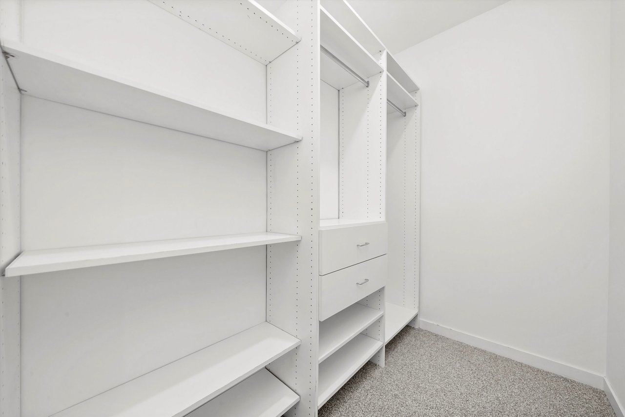 5824 N Lincoln Ave Chicago, IL 60659