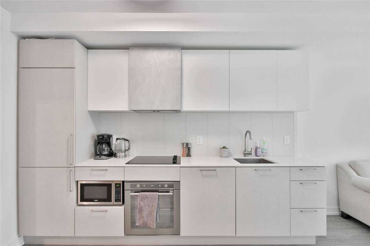 19 Western Battery Rd #502