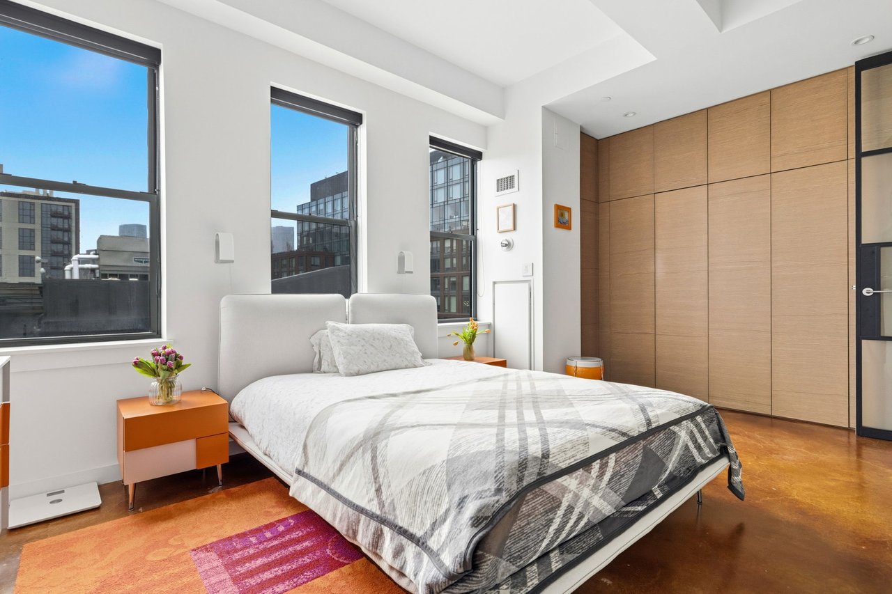 Sowa Full Service Condo